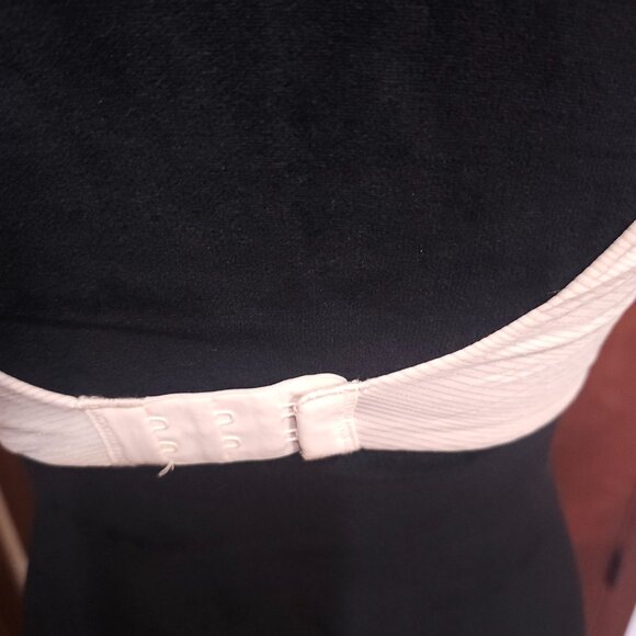 Hanes HU02/HB02 Underwire Bra Low-Cut T-Shirt Light Pink 36D - Picture 3 of 9